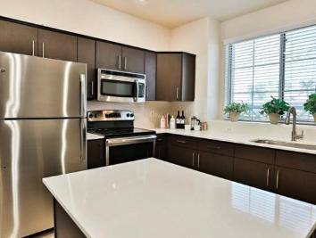 Apartment for rent at Pinnacle Towne Centre, 1601 E Highland Ave, Phoenix, AZ 85016