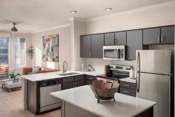 Apartment for rent at Pinnacle Towne Centre, 1601 E Highland Ave, Phoenix, AZ 85016