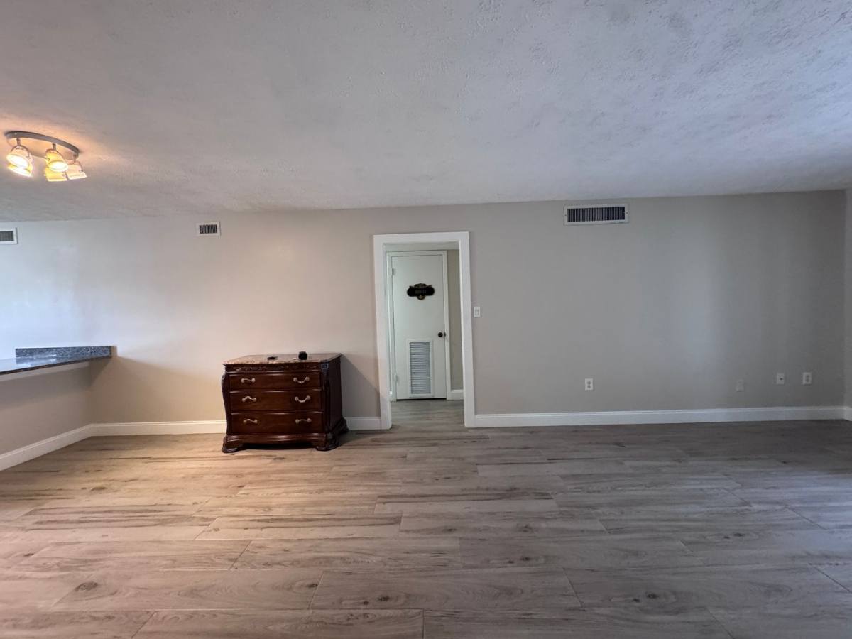 Condo for rent at 4380 Lake Underhill Dr, Orlando, FL 32803