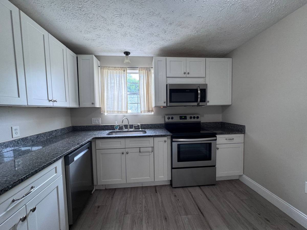 Condo for rent at 4380 Lake Underhill Dr, Orlando, FL 32803