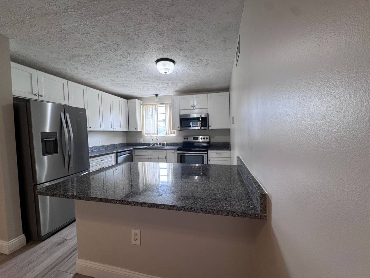 Condo for rent at 4380 Lake Underhill Dr, Orlando, FL 32803