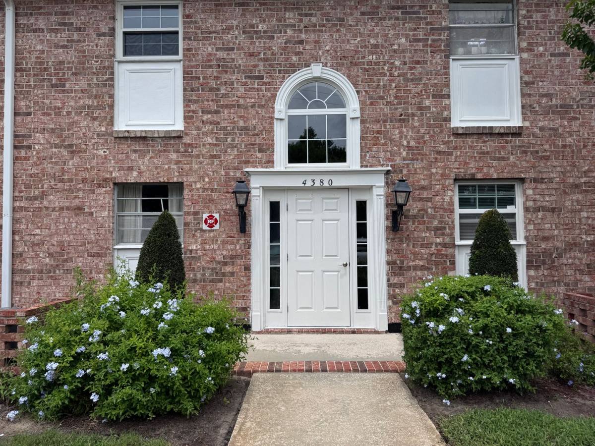 Condo for rent at 4380 Lake Underhill Dr, Orlando, FL 32803