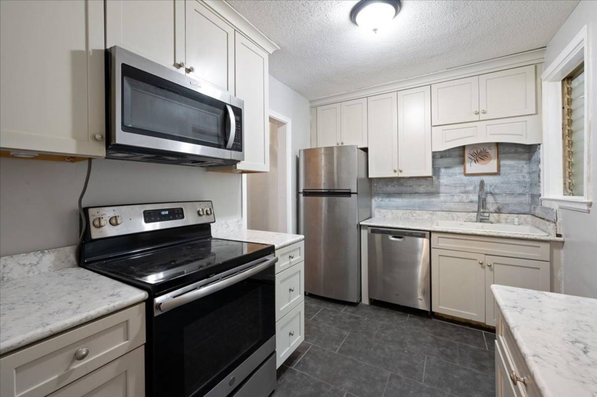 House for rent at 1702 E 41st St, Savannah, GA 31404