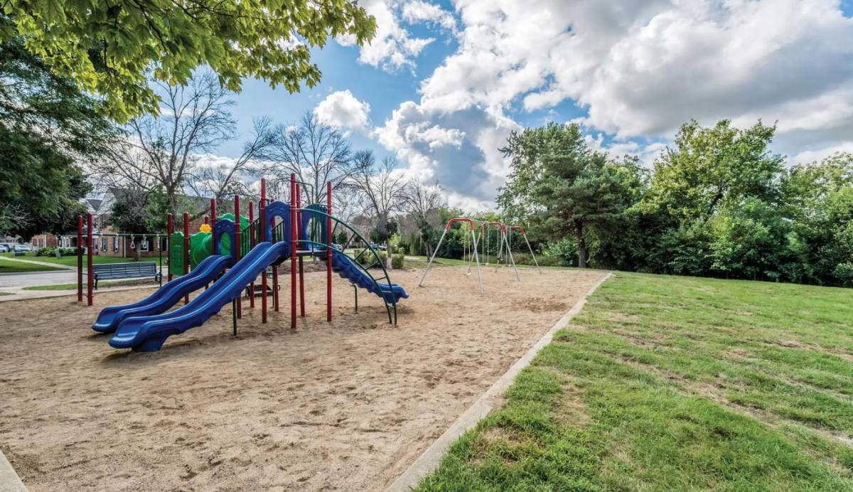 Apartment for rent at Willow Bend, 2850 Southampton Dr, Rolling Meadows, IL 60008