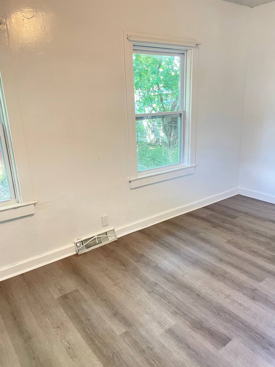 House for rent at 741 Barrie Ave, Flint, MI 48507