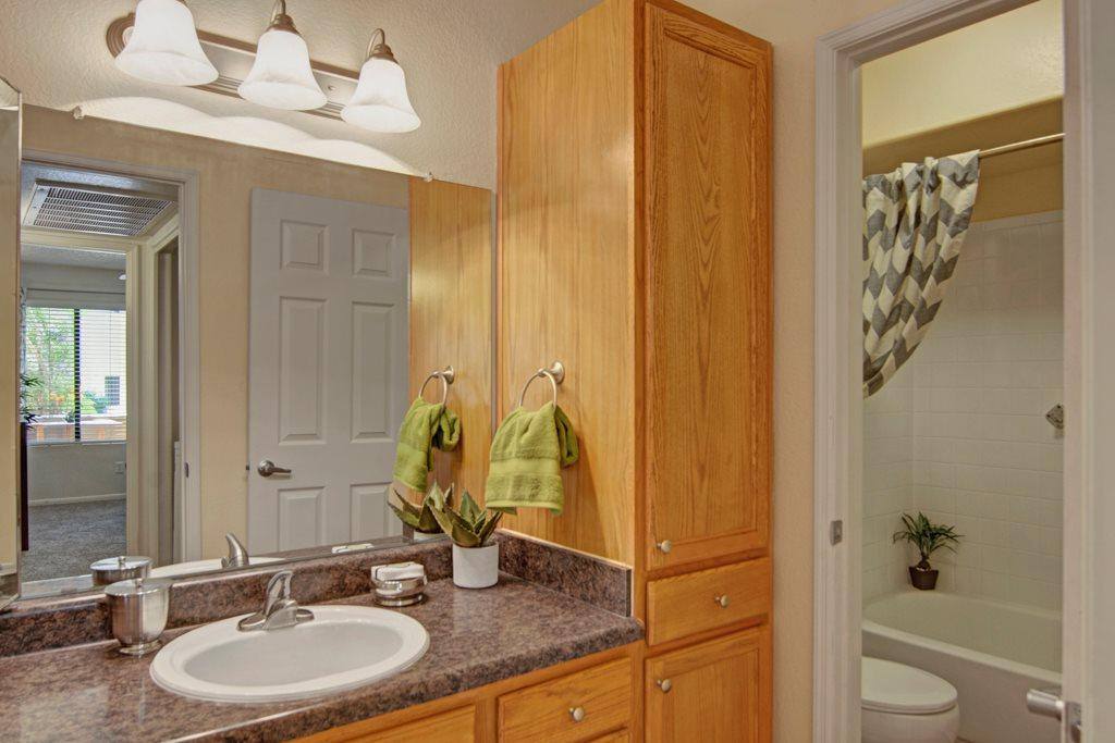 Apartment for rent at Desert Horizon, 16636 N 58th St, Scottsdale, AZ 85254