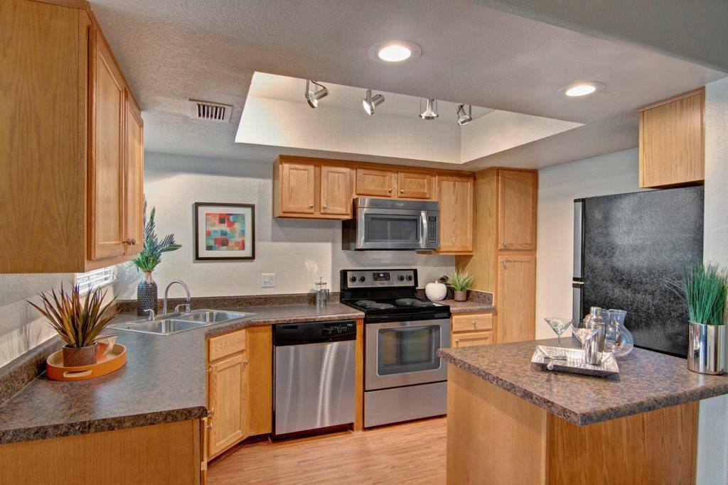 Apartment for rent at Desert Horizon, 16636 N 58th St, Scottsdale, AZ 85254