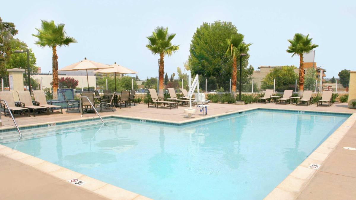 Apartment for rent at Bella Vista at Warner Ridge, 6150 De Soto Ave, Woodland Hills, CA 91367