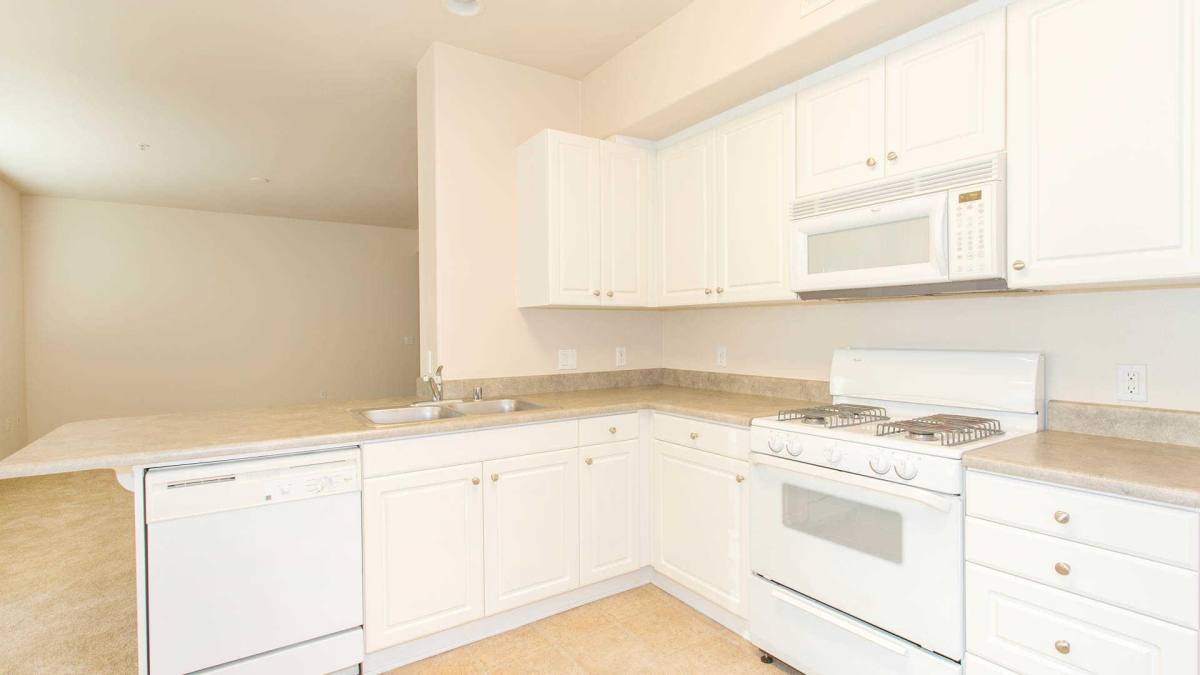 Apartment for rent at Bella Vista at Warner Ridge, 6150 De Soto Ave, Woodland Hills, CA 91367