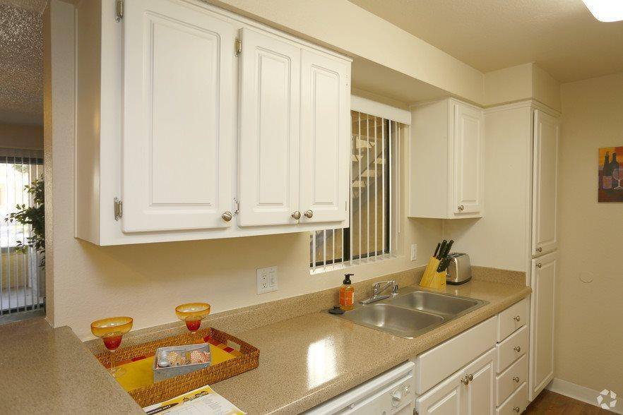 Mission Springs, 1311 W Baseline Rd, Tempe, AZ 85283 - Apartment for Rent - Image 4