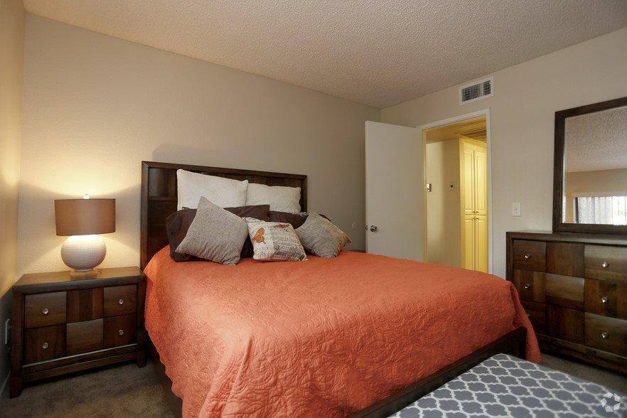 Mission Springs, 1311 W Baseline Rd, Tempe, AZ 85283 - Apartment for Rent - Image 5