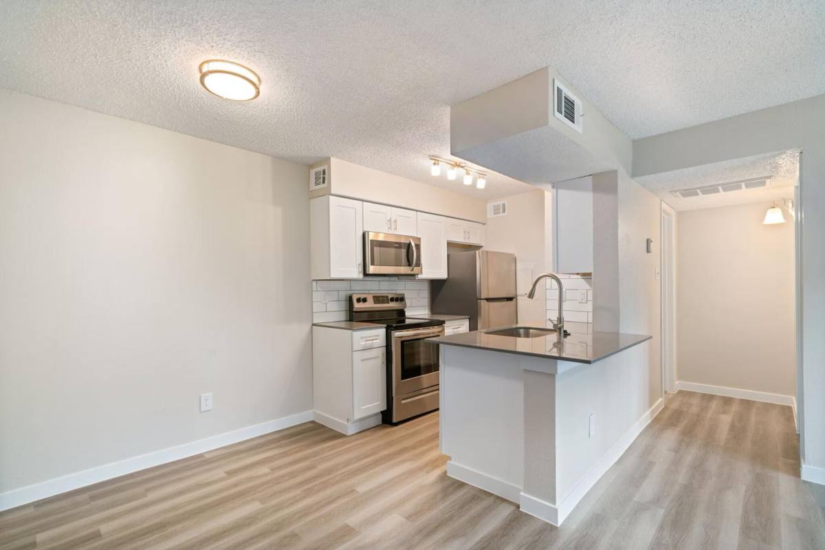 Apartment for rent at Lakewood Greens Apartment Homes, 7150 E Grand Ave, Dallas, TX 75223