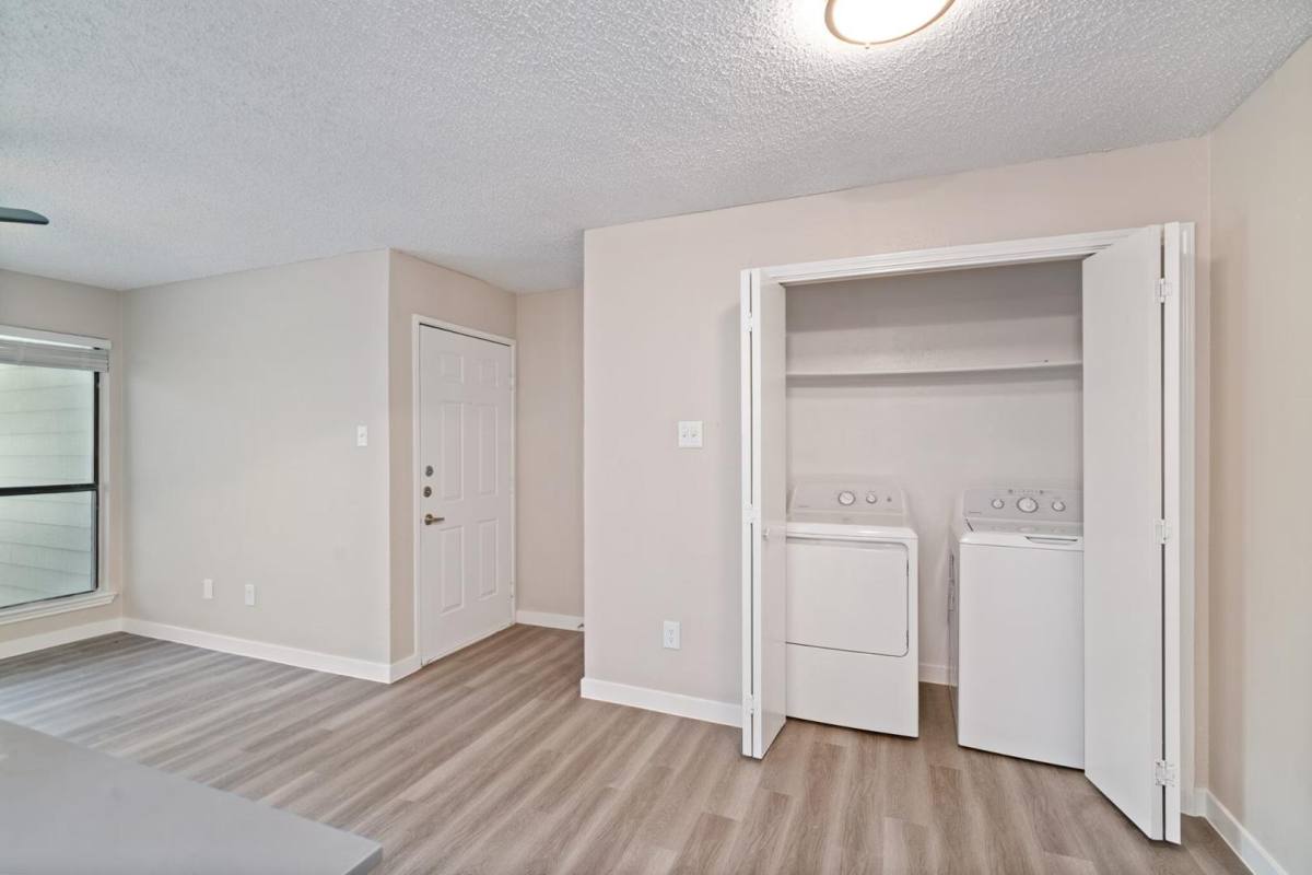 Apartment for rent at Lakewood Greens Apartment Homes, 7150 E Grand Ave, Dallas, TX 75223