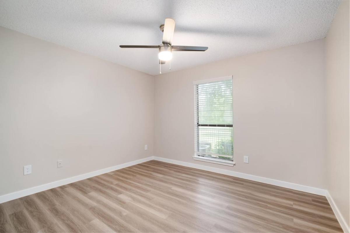 Apartment for rent at Lakewood Greens Apartment Homes, 7150 E Grand Ave, Dallas, TX 75223