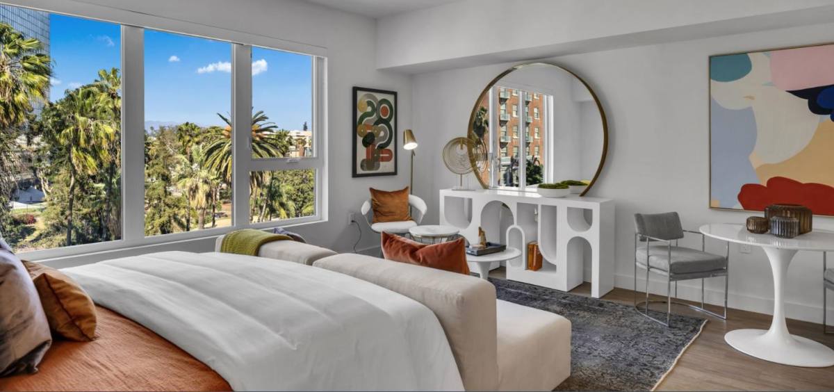 Apartment for rent at 2801 Sunset Place, Los Angeles, CA 90005