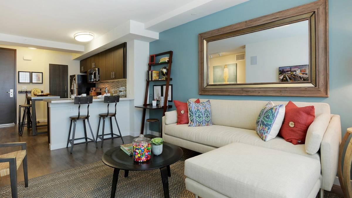 Apartment for rent at 1420 South Figueroa Street, 1420 S Figueroa St, Los Angeles, CA 90015