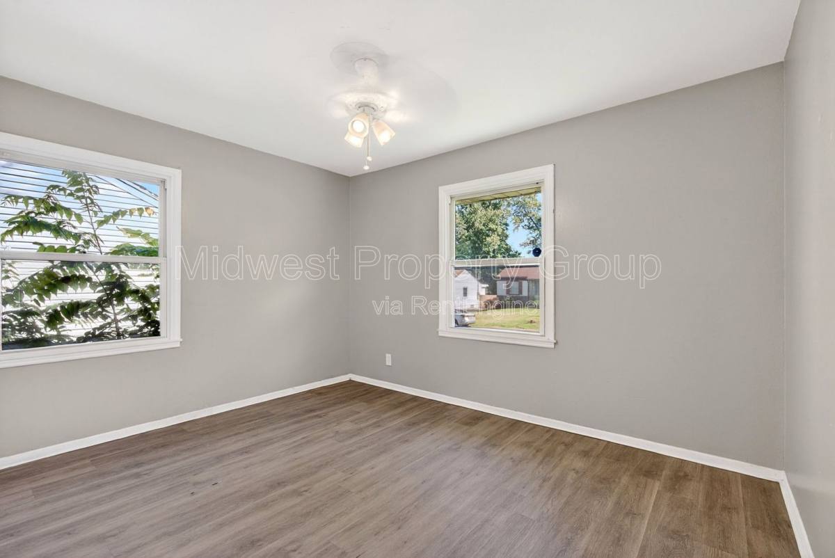 House for rent at 345 Caithness Rd, St. Louis, MO 63137
