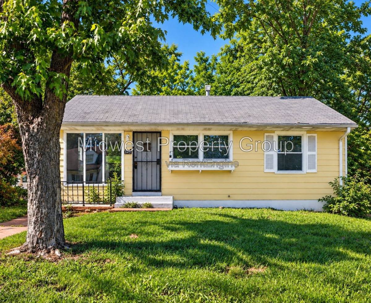 House for rent at 345 Caithness Rd, St. Louis, MO 63137