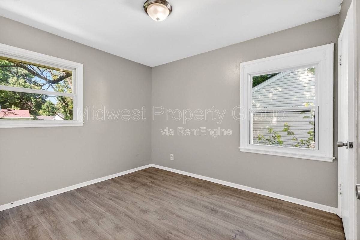 House for rent at 345 Caithness Rd, St. Louis, MO 63137