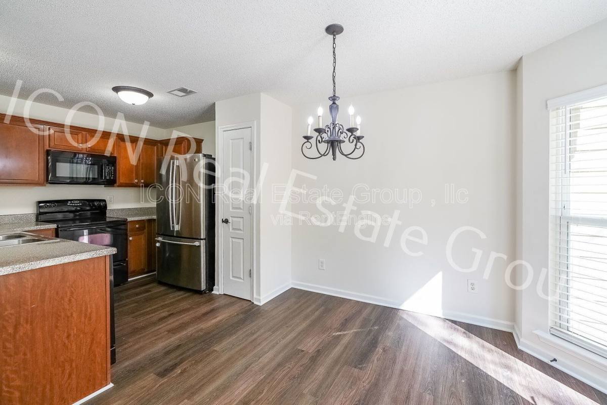 Townhouse for rent at 467 Colonial Walk, Woodstock, GA 30189