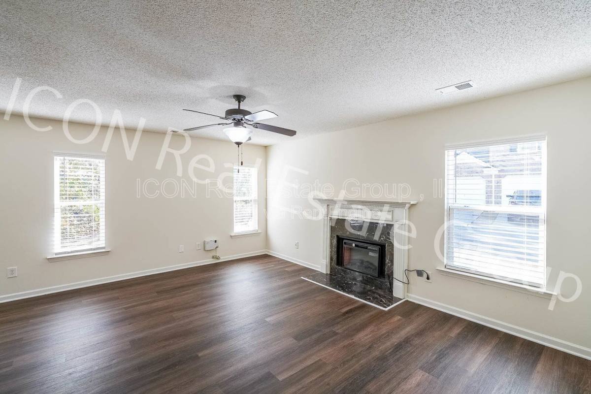 Townhouse for rent at 467 Colonial Walk, Woodstock, GA 30189
