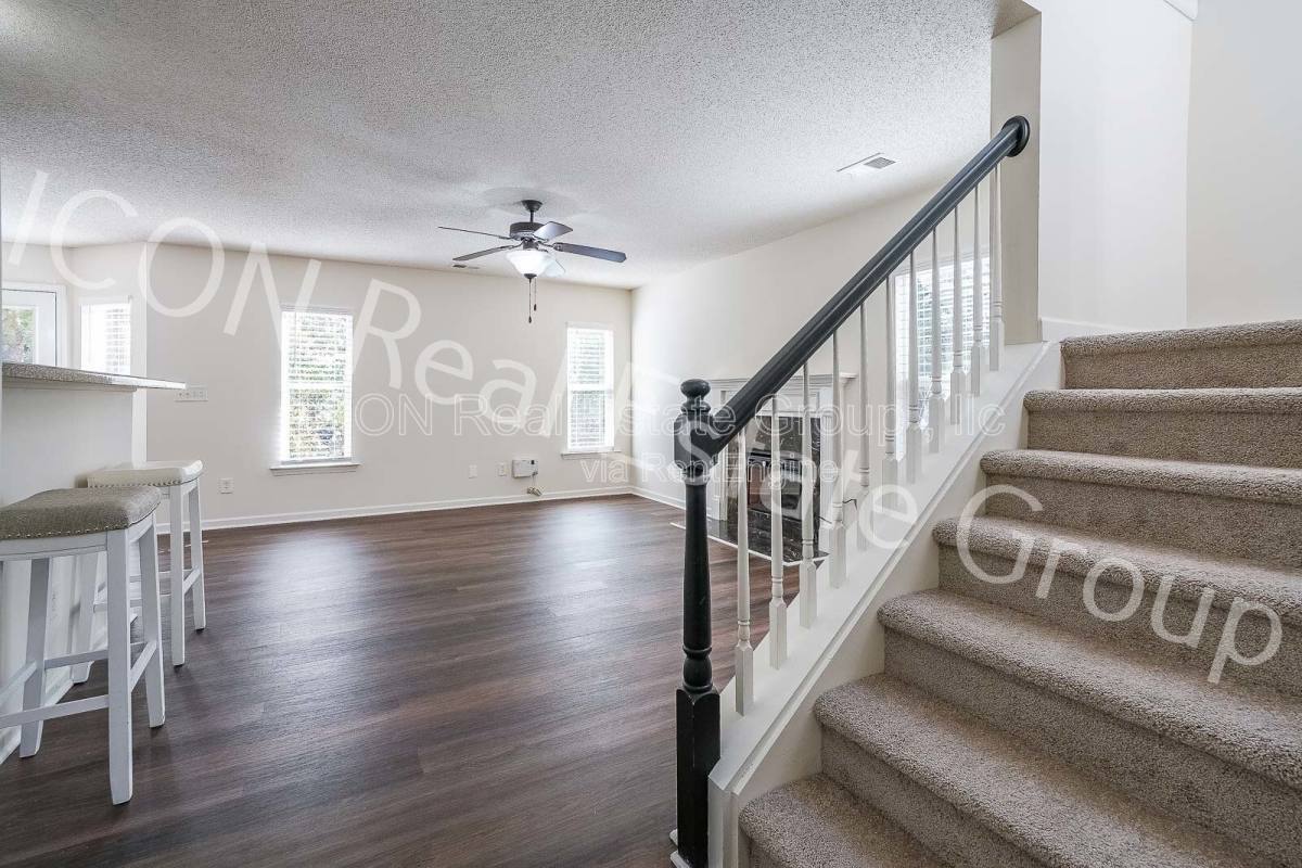 Townhouse for rent at 467 Colonial Walk, Woodstock, GA 30189