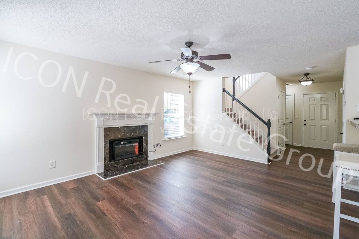 Townhouse for rent at 467 Colonial Walk, Woodstock, GA 30189