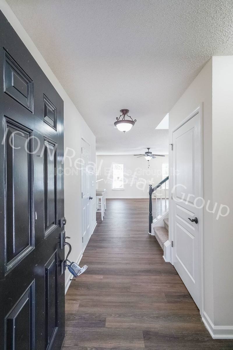 Townhouse for rent at 467 Colonial Walk, Woodstock, GA 30189