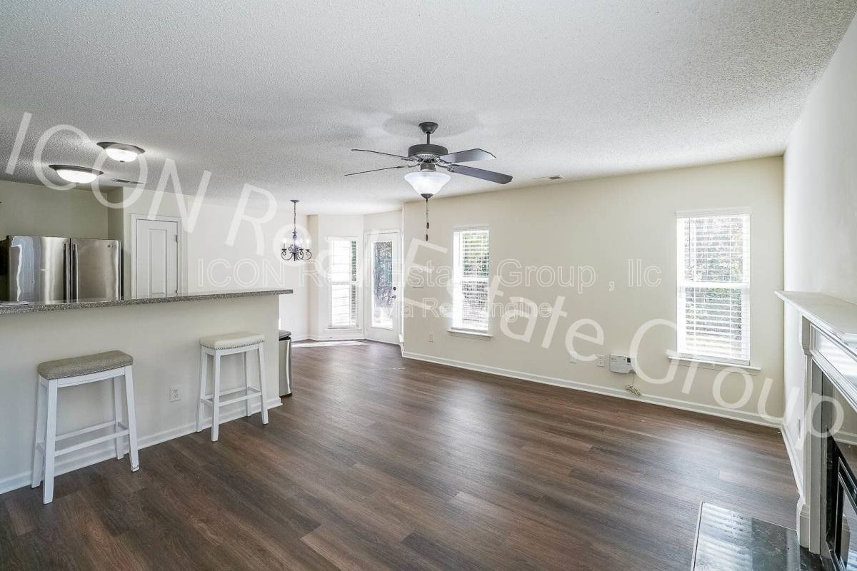 Townhouse for rent at 467 Colonial Walk, Woodstock, GA 30189