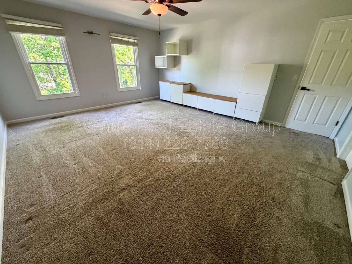 House for rent at 15812 Cedarmill Dr, Chesterfield, MO 63017