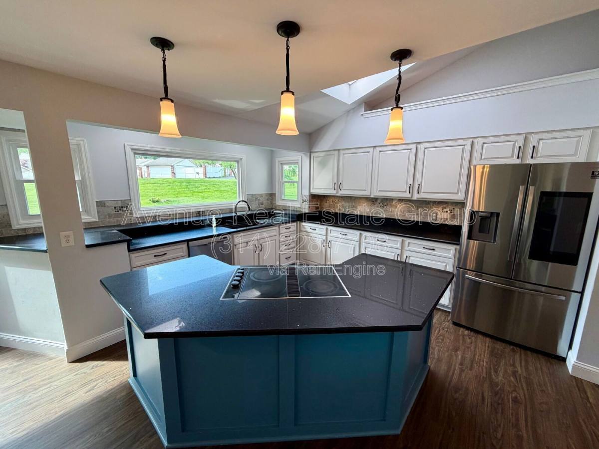 House for rent at 15812 Cedarmill Dr, Chesterfield, MO 63017