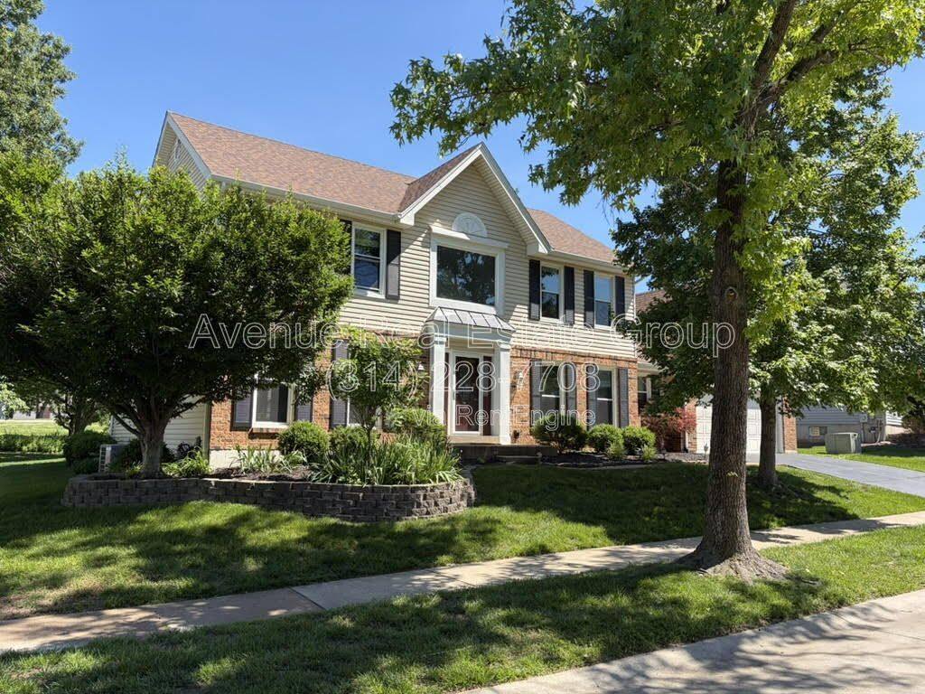 House for rent at 15812 Cedarmill Dr, Chesterfield, MO 63017