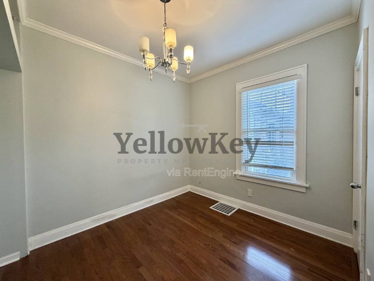 House for rent at 376 Hill Ave, Glen Ellyn, IL 60137