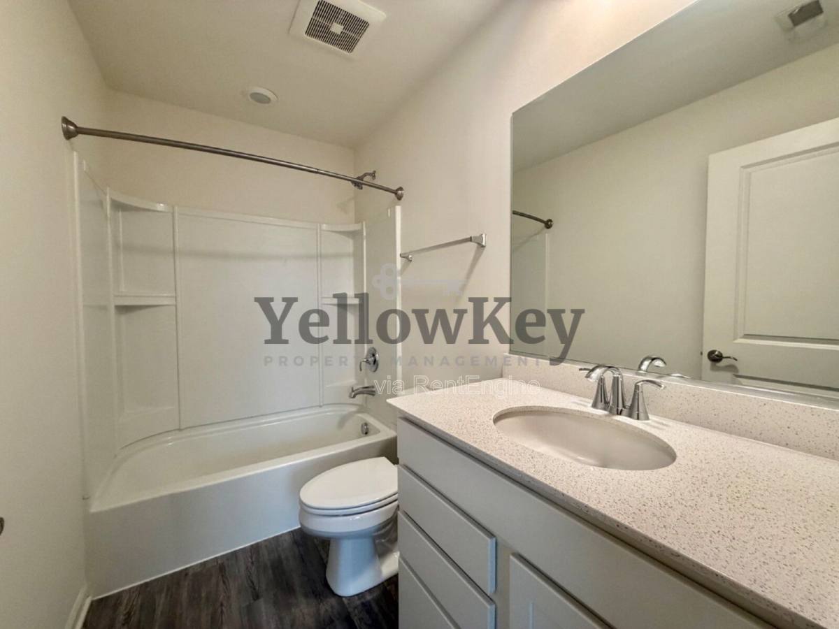Townhouse for rent at 1707 Carlstedt Dr, Batavia, IL 60510