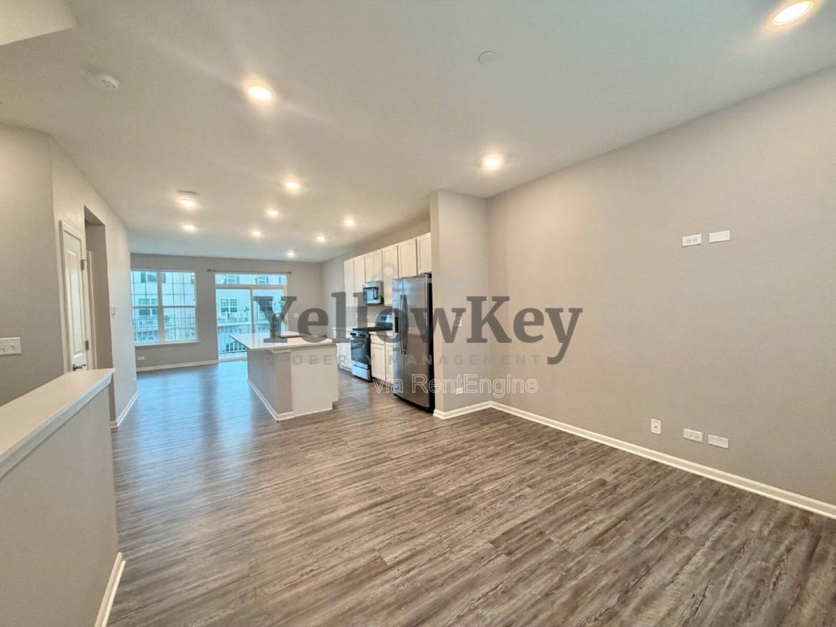 Townhouse for rent at 1707 Carlstedt Dr, Batavia, IL 60510