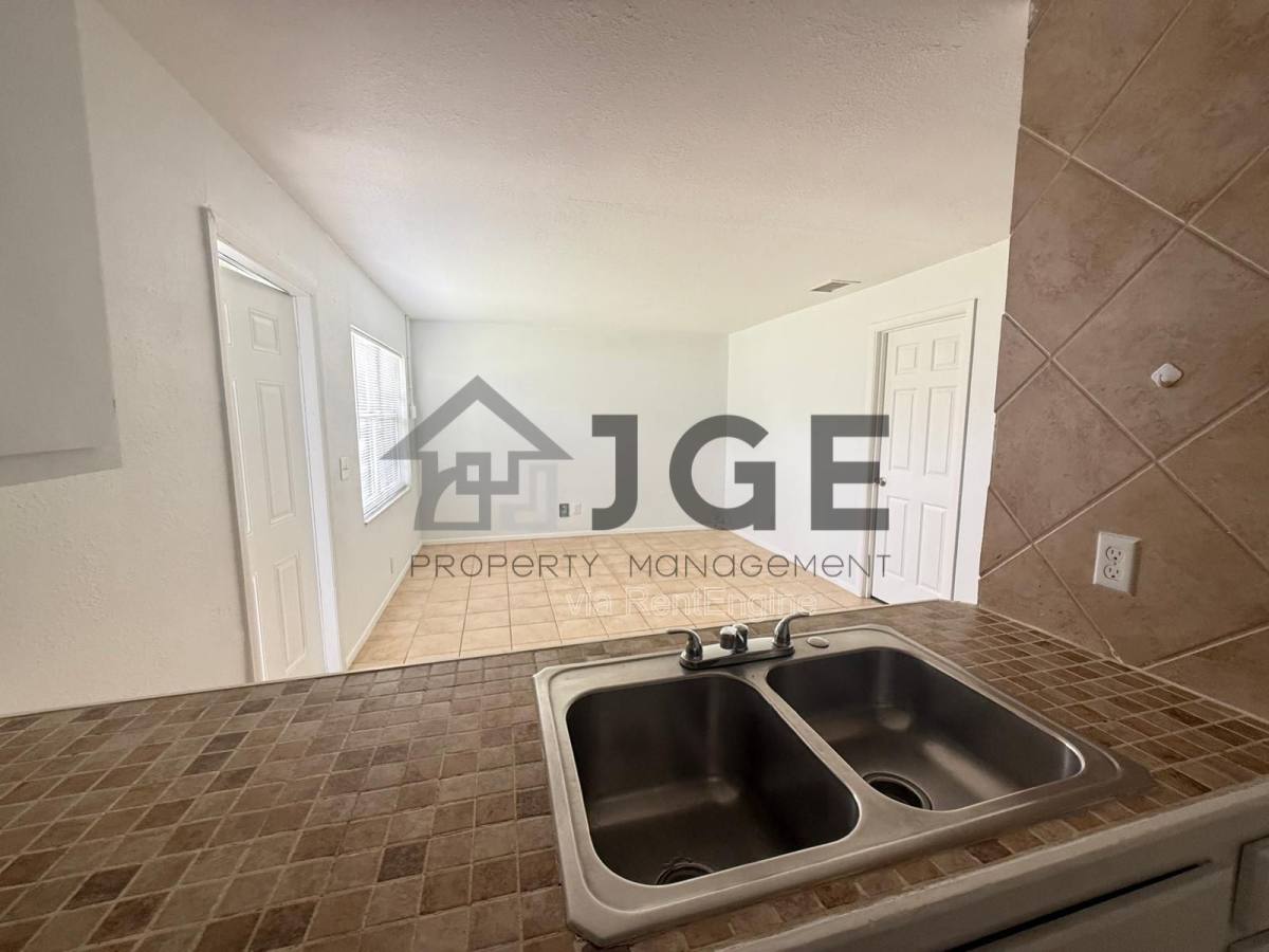 Apartment for rent at 198 Charlotte Ave, Fort Myers, FL 33916