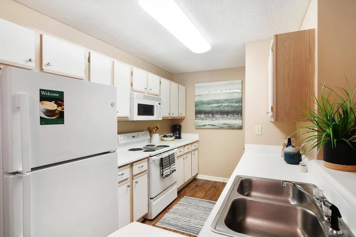 Apartment for rent at 2000 Lexington Pointe Dr, Oxford, MS 38655