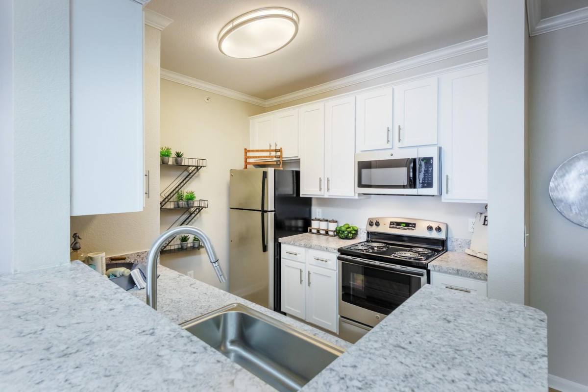 Apartment for rent at The Pointe at Vista Ridge, 2701 Macarthur Blvd, Lewisville, TX 75067