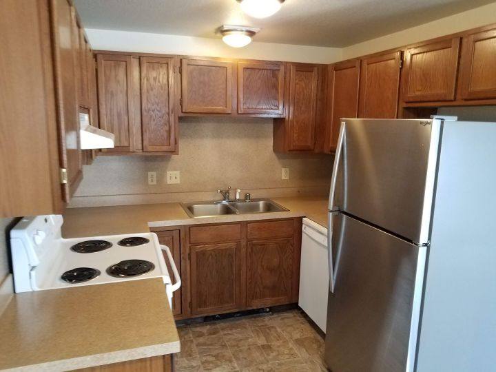 Apartment for rent at Pinehurst, 608 N 30th St, Billings, MT 59101