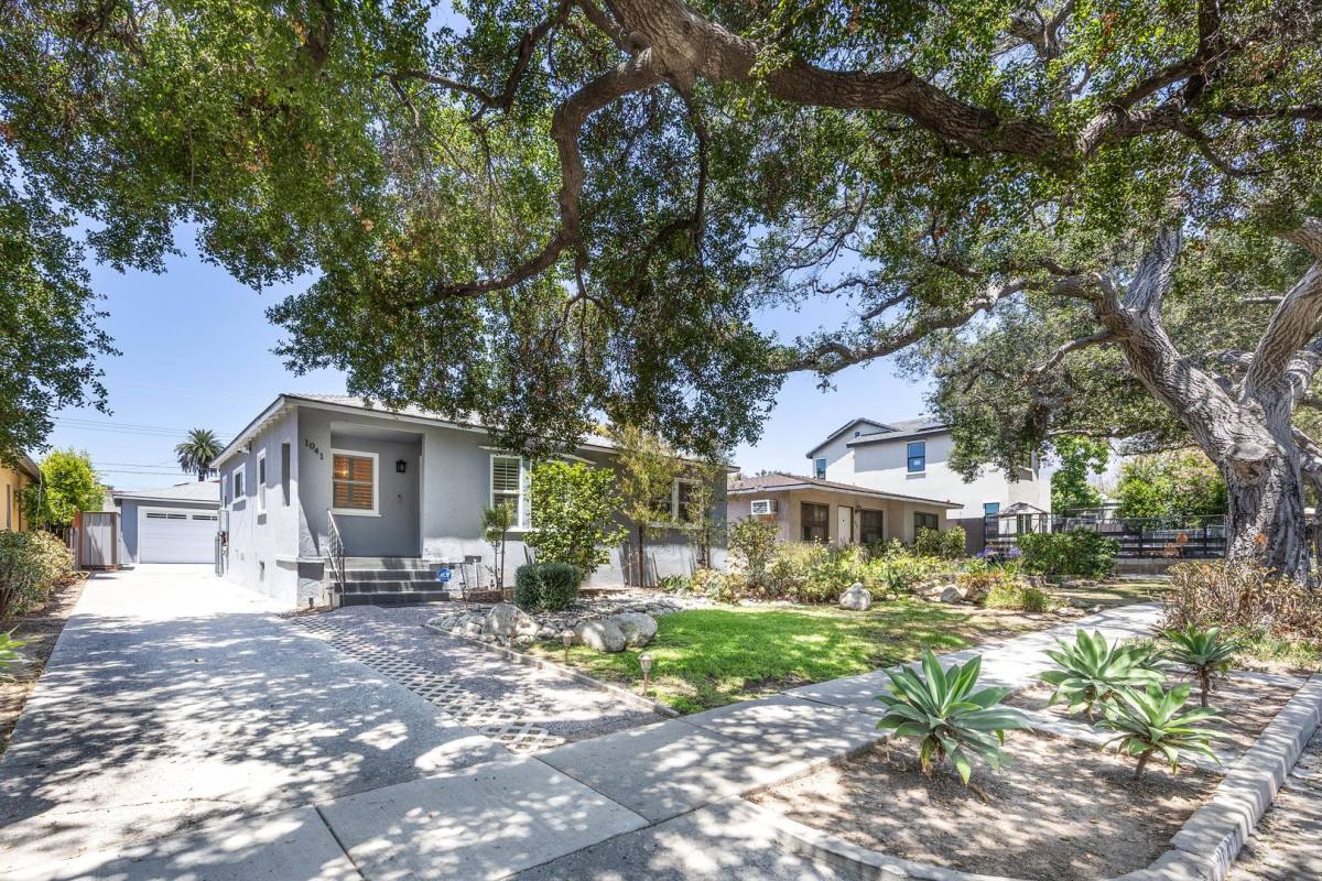 House for rent at 1041 Rose Ave, Pasadena, CA 91107