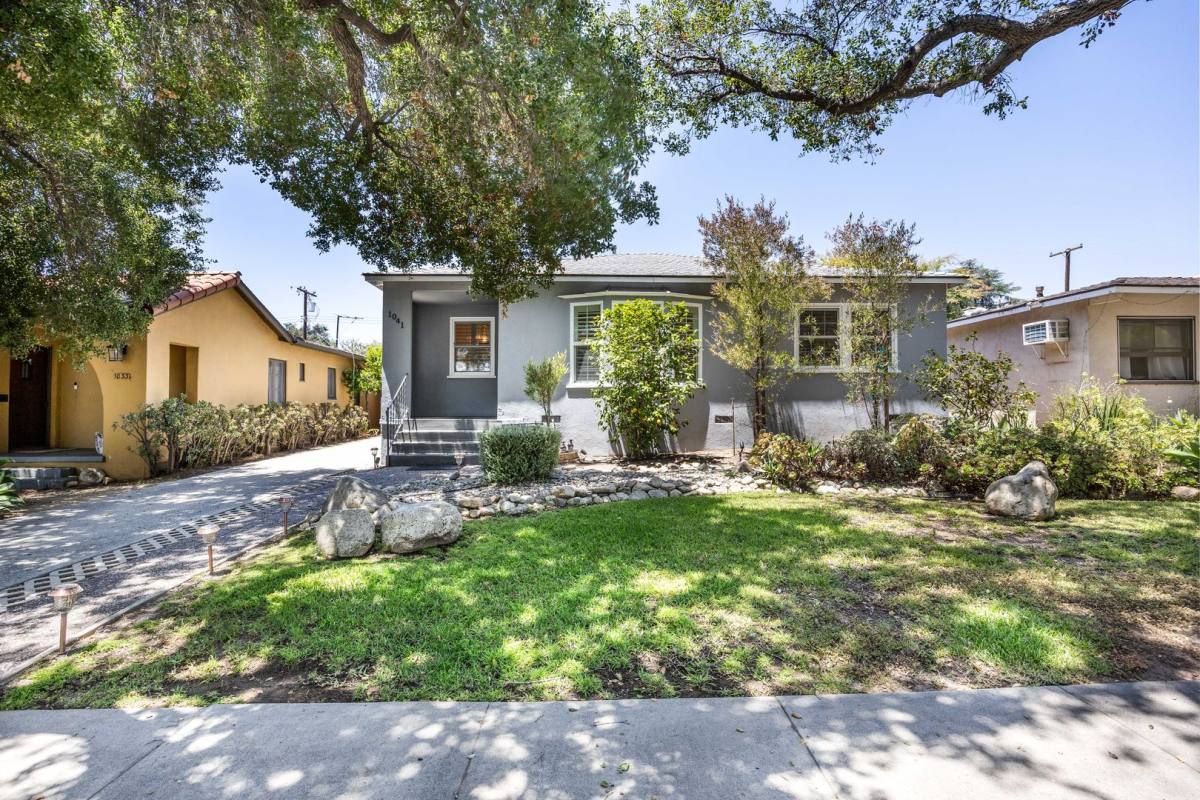 House for rent at 1041 Rose Ave, Pasadena, CA 91107