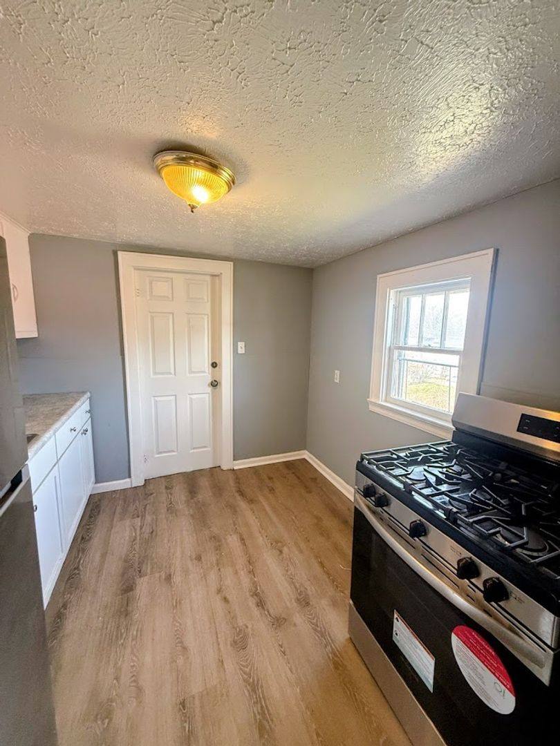 Apartment for rent at 1300 Grant St, Akron, OH 44301