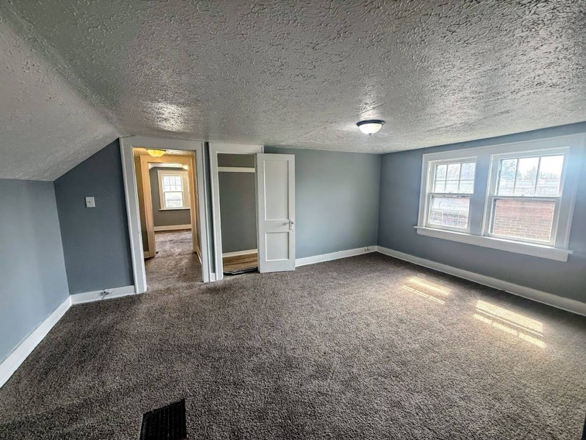 Apartment for rent at 1300 Grant St, Akron, OH 44301