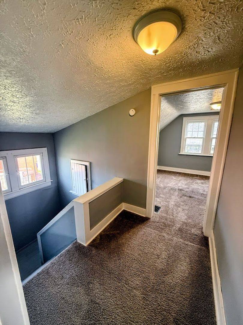 Apartment for rent at 1300 Grant St, Akron, OH 44301