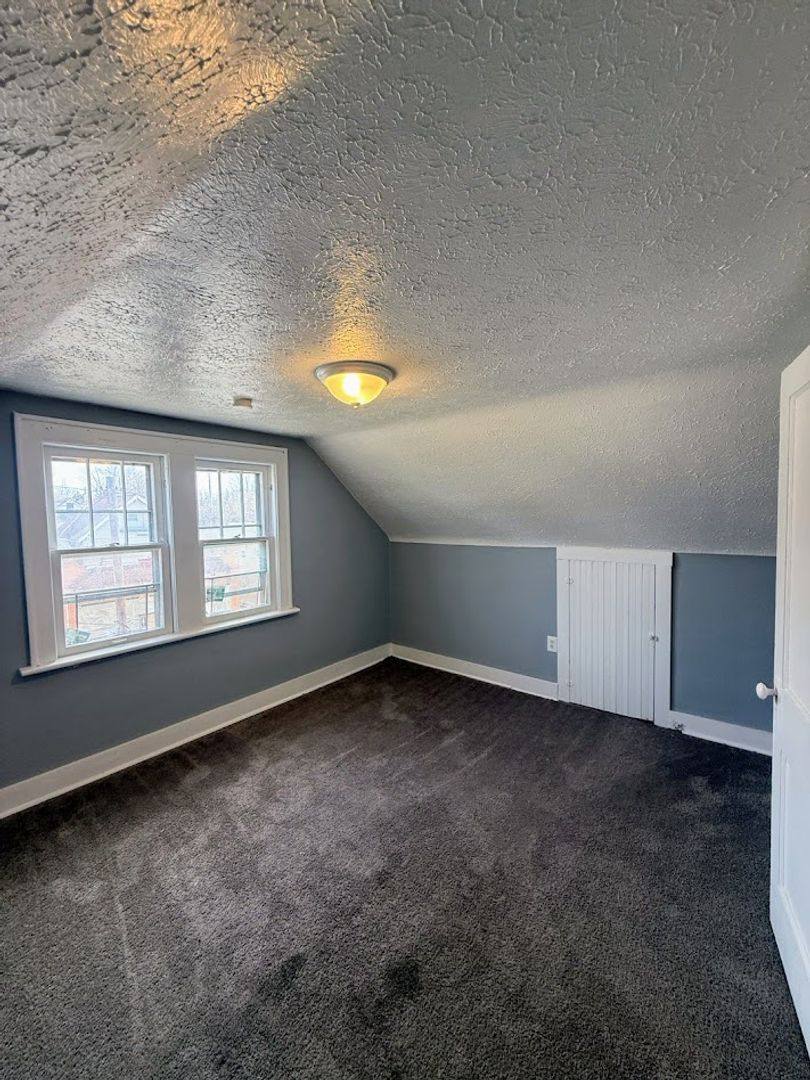 Apartment for rent at 1300 Grant St, Akron, OH 44301