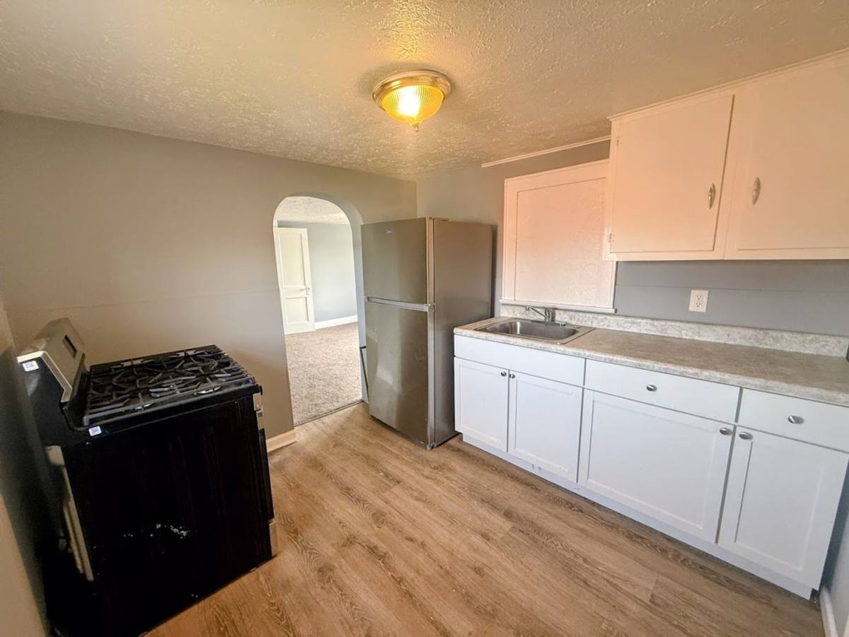 Apartment for rent at 1300 Grant St, Akron, OH 44301