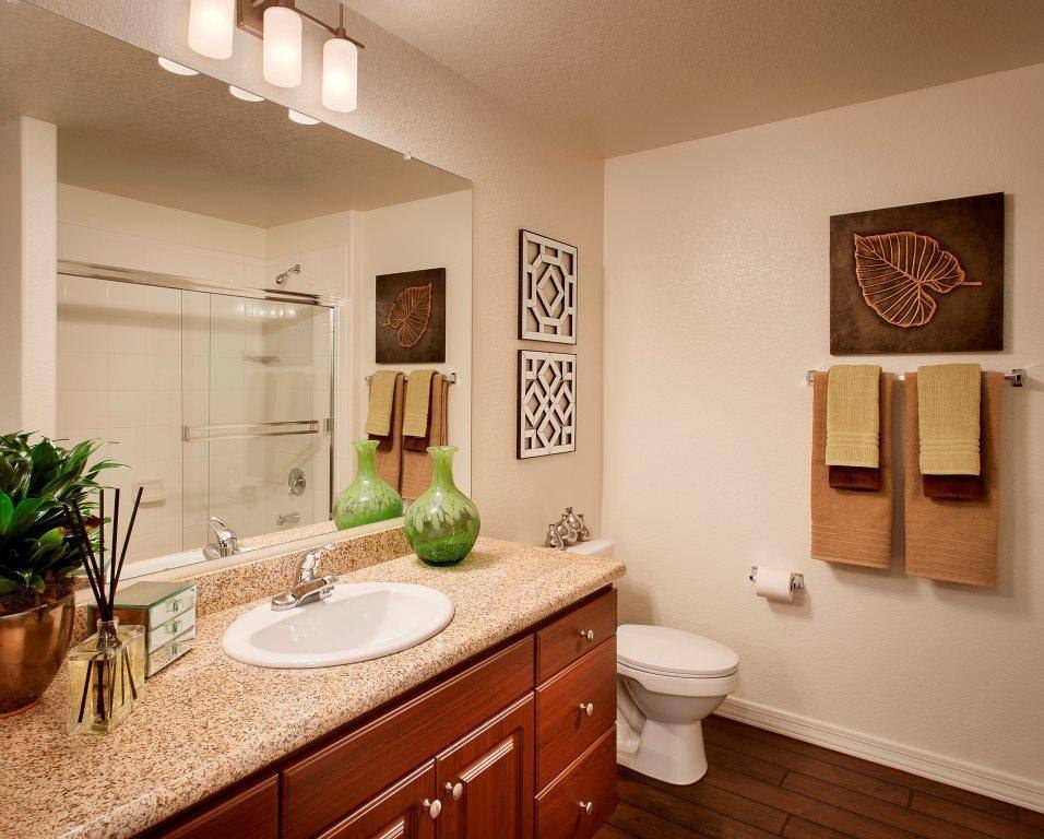 Apartment for rent at 800 W Willis Rd, Chandler, AZ 85286