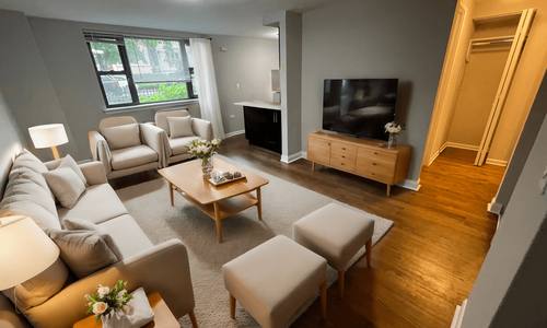 Apartment for rent at 525 W Oakdale Ave, Chicago, IL 60657