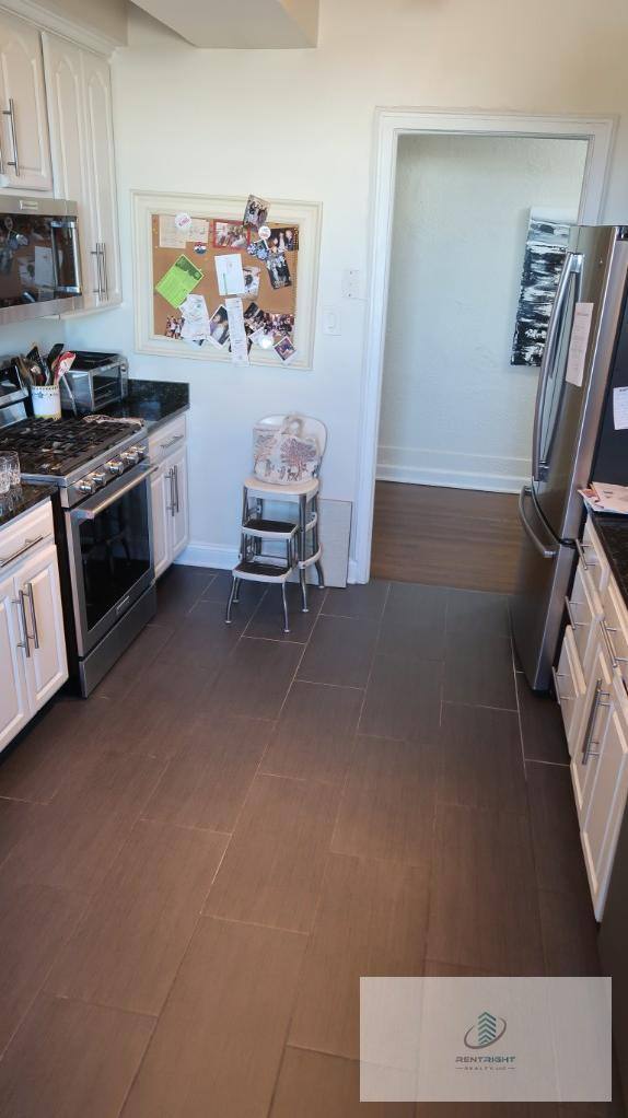 Apartment for rent at 534 W Stratford Place #6E, Chicago, IL 60657
