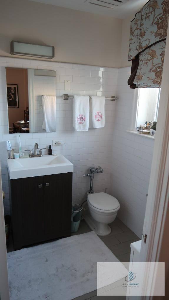 Apartment for rent at 534 W Stratford Place #6E, Chicago, IL 60657